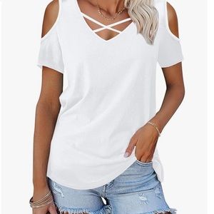 Amoretu NWOT. Criss cross Blouse size M